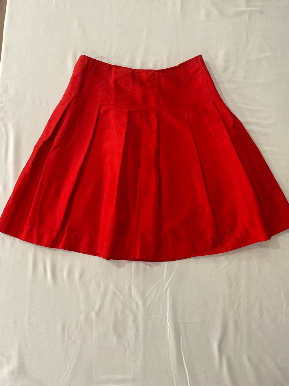Banana Republic Red 100% SilkPleated Skirt size 6